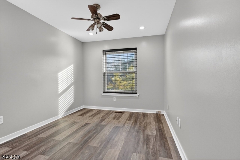 312 Greenfield Road Bridgewater, NJ 08807 - Photo 23 of 31