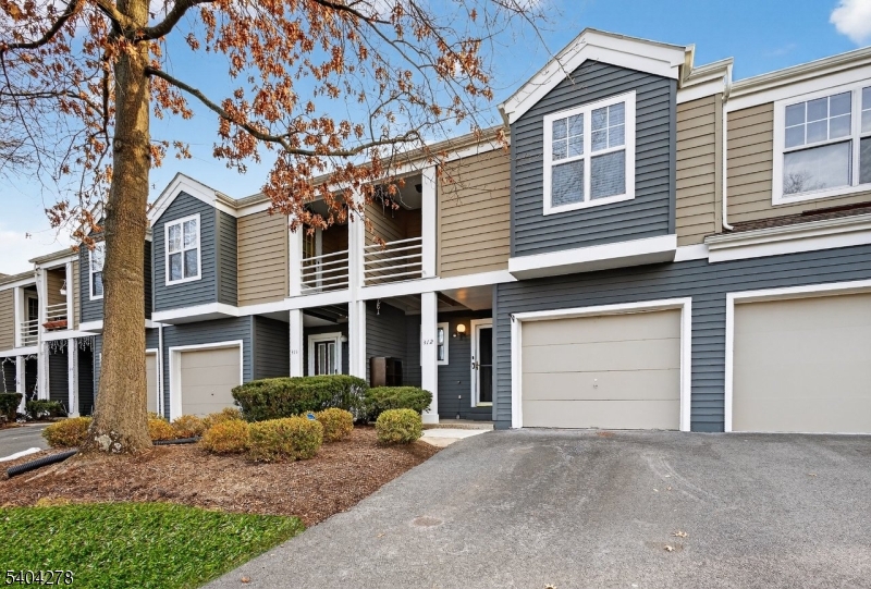 312 Greenfield Road Bridgewater, NJ 08807 - Photo 3 of 31