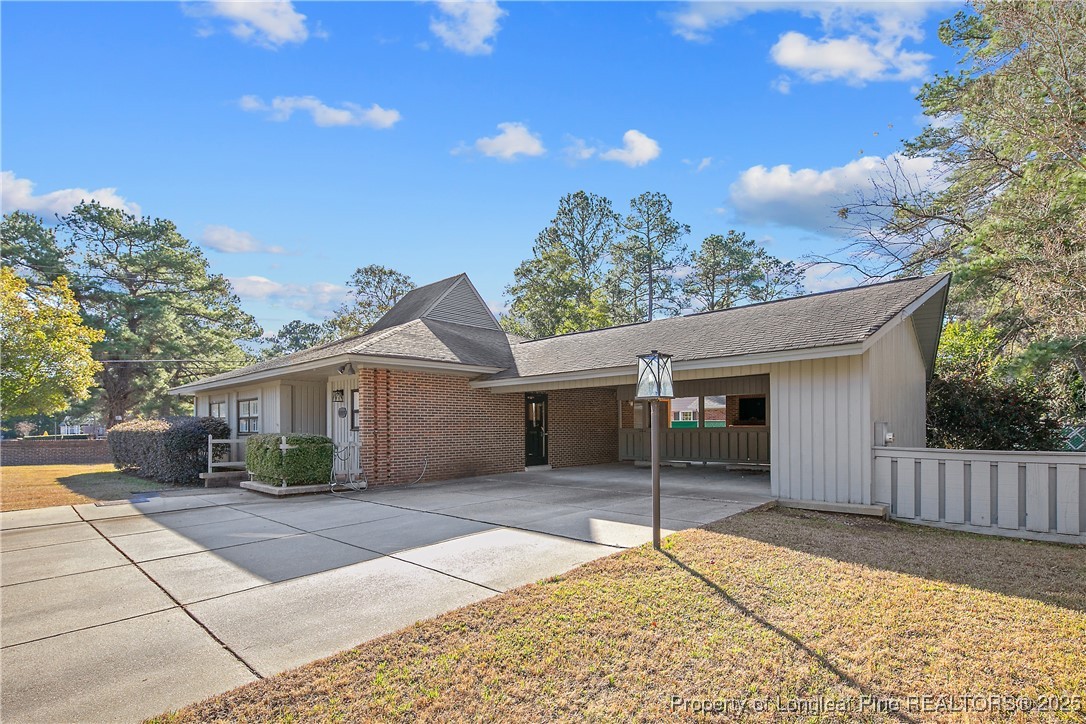 2118 Winterlochen Road Fayetteville, NC 28305 - Photo 3 of 50 a house with a outdoor space