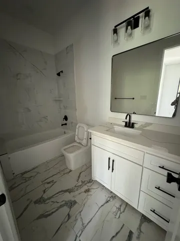 $1,300,000 | 2 Deer Ridge Estates Boulevard, Houston, TX 77339