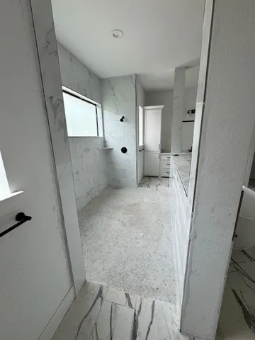 $1,300,000 | 2 Deer Ridge Estates Boulevard, Houston, TX 77339