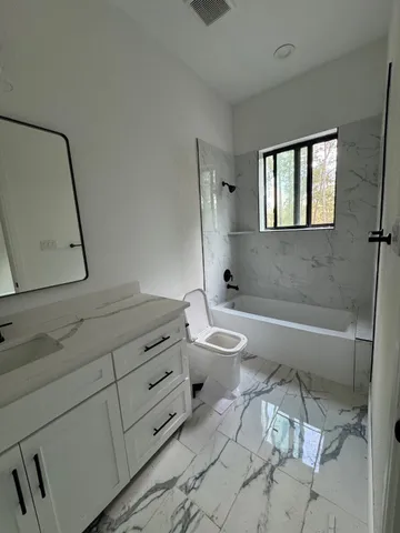 $1,300,000 | 2 Deer Ridge Estates Boulevard, Houston, TX 77339