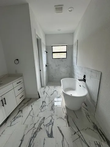 $1,300,000 | 2 Deer Ridge Estates Boulevard, Houston, TX 77339