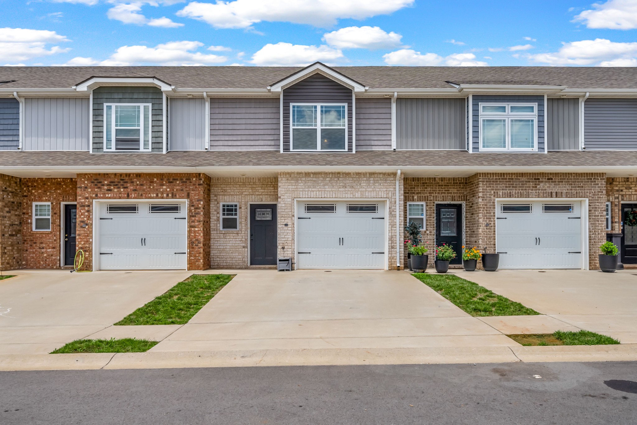 345 Fallow Circle Clarksville, TN 37040 - Photo 2 of 22