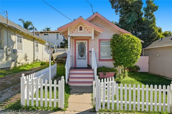 $2,299,000 | 610 Carnelian Street, Redondo Beach, CA 90277