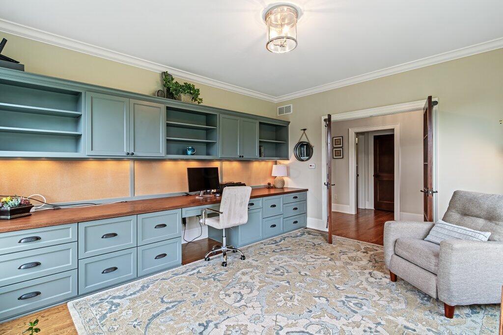 4130 Mountview Road Columbus, OH 43220 - Photo 10 of 15 4130 Mountview Road-37.jpg-SMALL