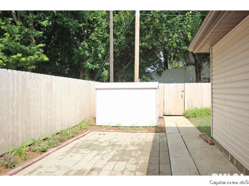 2152 South Walnut Street Springfield, IL 62704 - Photo 28 of 36