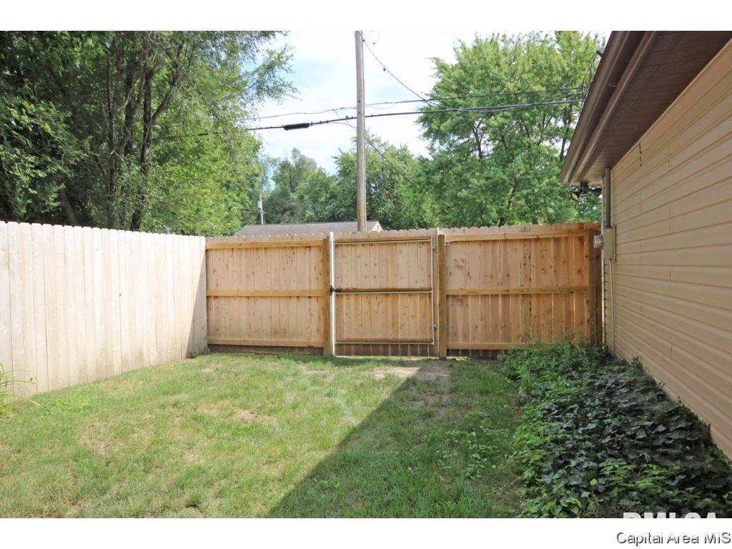 2152 South Walnut Street Springfield, IL 62704 - Photo 29 of 36