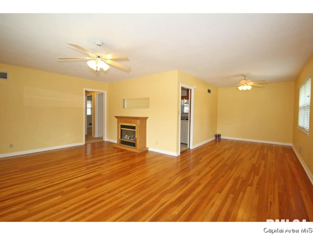 2152 South Walnut Street Springfield, IL 62704 - Photo 3 of 36