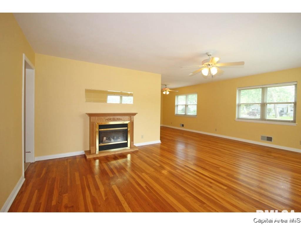 2152 South Walnut Street Springfield, IL 62704 - Photo 5 of 36