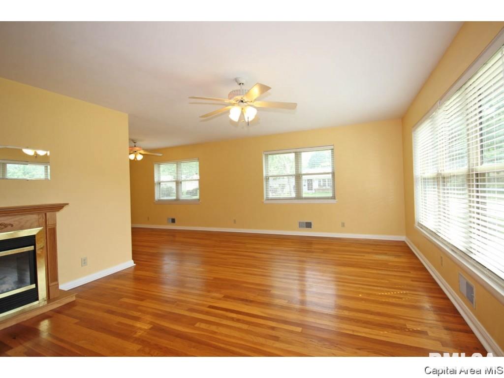 2152 South Walnut Street Springfield, IL 62704 - Photo 7 of 36