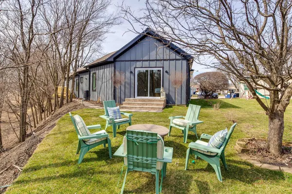 $3,700 | 19 Marina Drive, Des Plaines, IL 60016