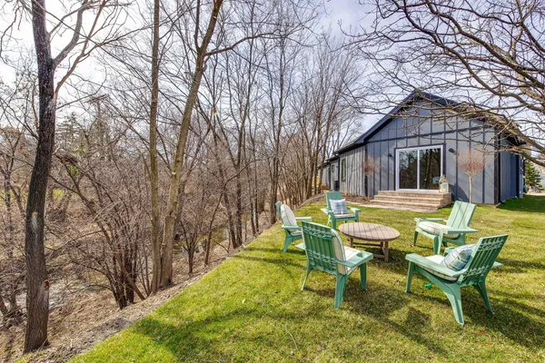 $3,700 | 19 Marina Drive, Des Plaines, IL 60016