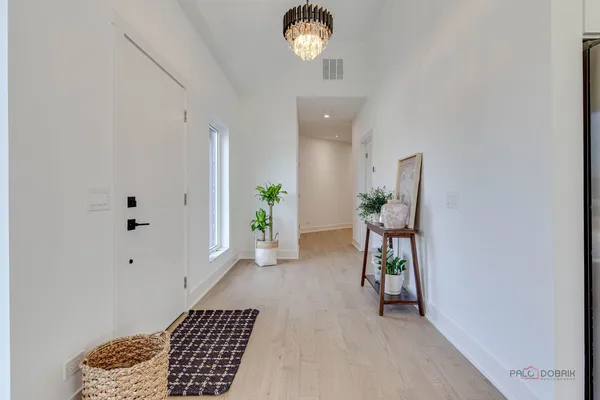 $3,700 | 19 Marina Drive, Des Plaines, IL 60016