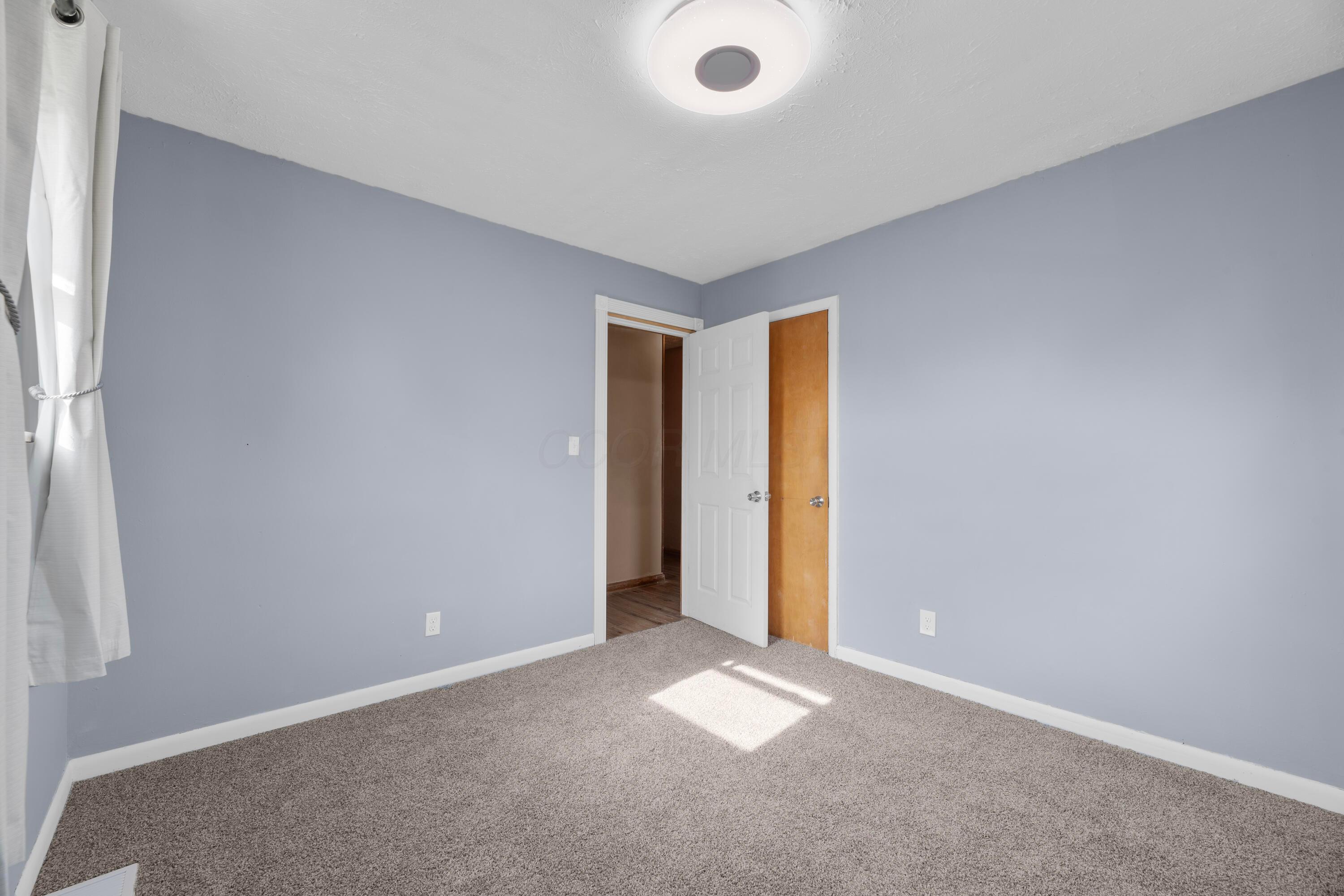 3251 Eakin Road Columbus, OH 43204 - Photo 25 of 37 MAR_8744