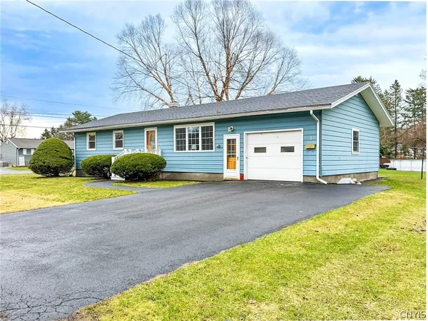 $279,900 | 8 Burmont Court, Utica, NY 13502