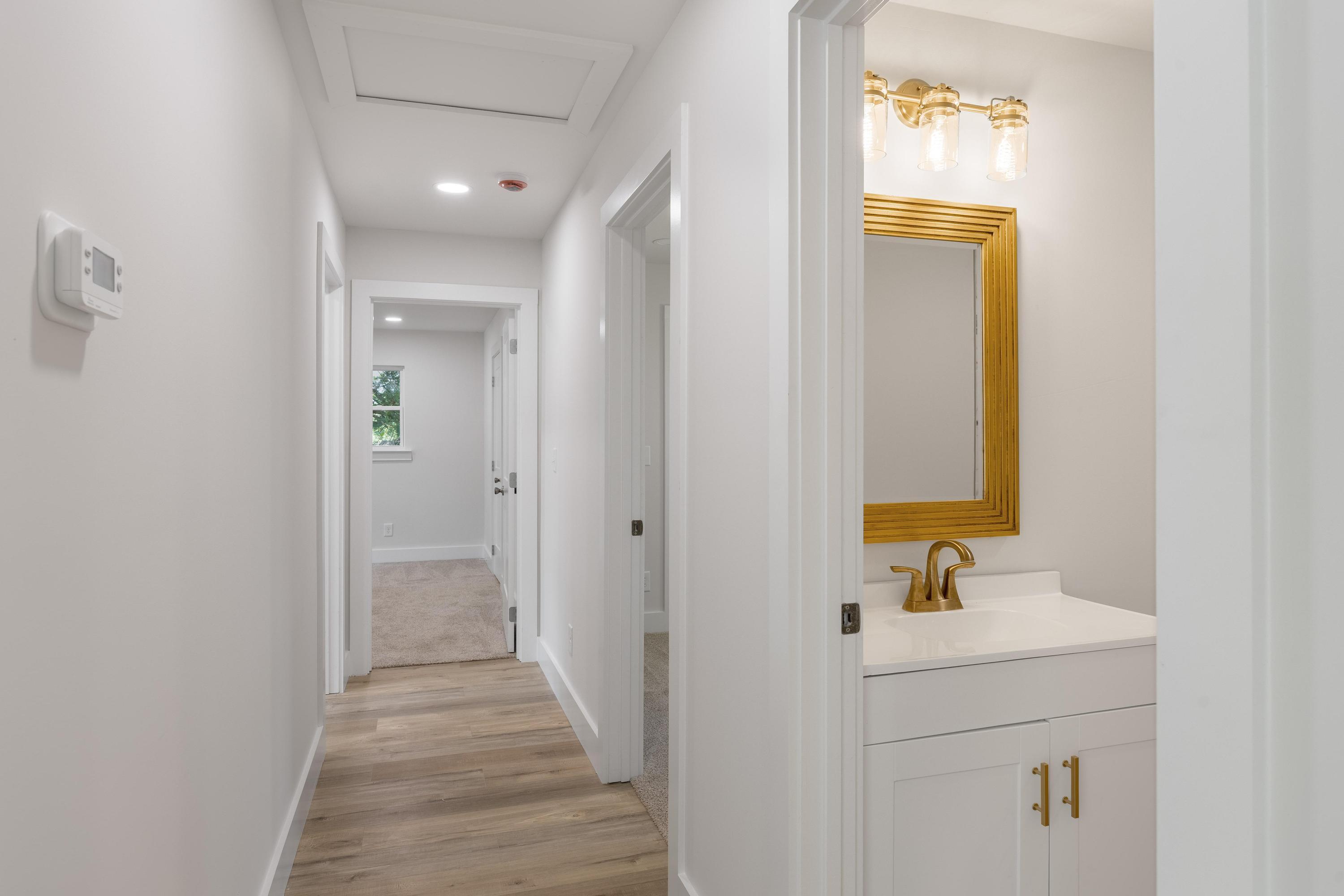 7455 Moses Road Hixson, TN 37343 - Photo 26 of 34 Bedroom Hallway