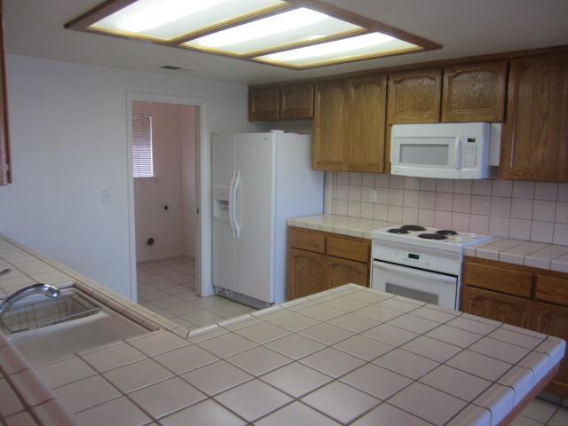 16601 Karen Road Madera, CA 93636 - Photo 12 of 36 Gallery Image 12