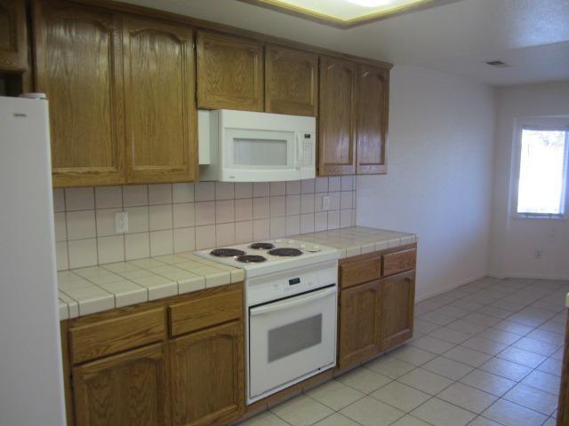 16601 Karen Road Madera, CA 93636 - Photo 9 of 36 Gallery Image 9
