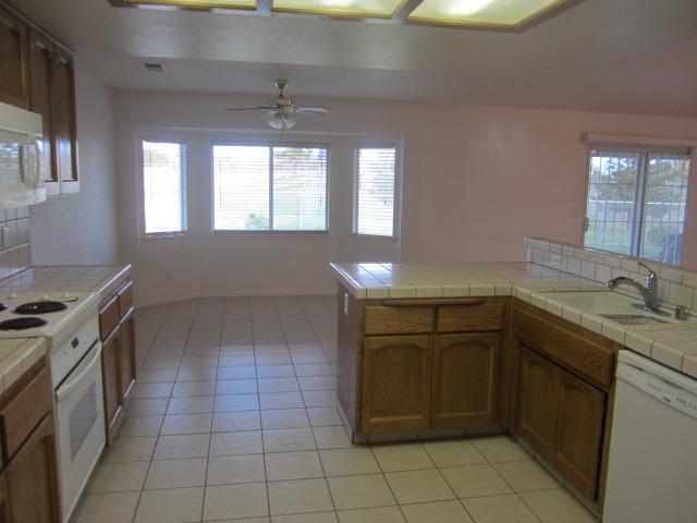 16601 Karen Road Madera, CA 93636 - Photo 10 of 36 Gallery Image 10