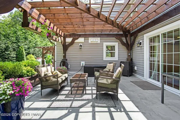 $399,900 | 262 Marilou Lane, Bartonsville, PA 18321