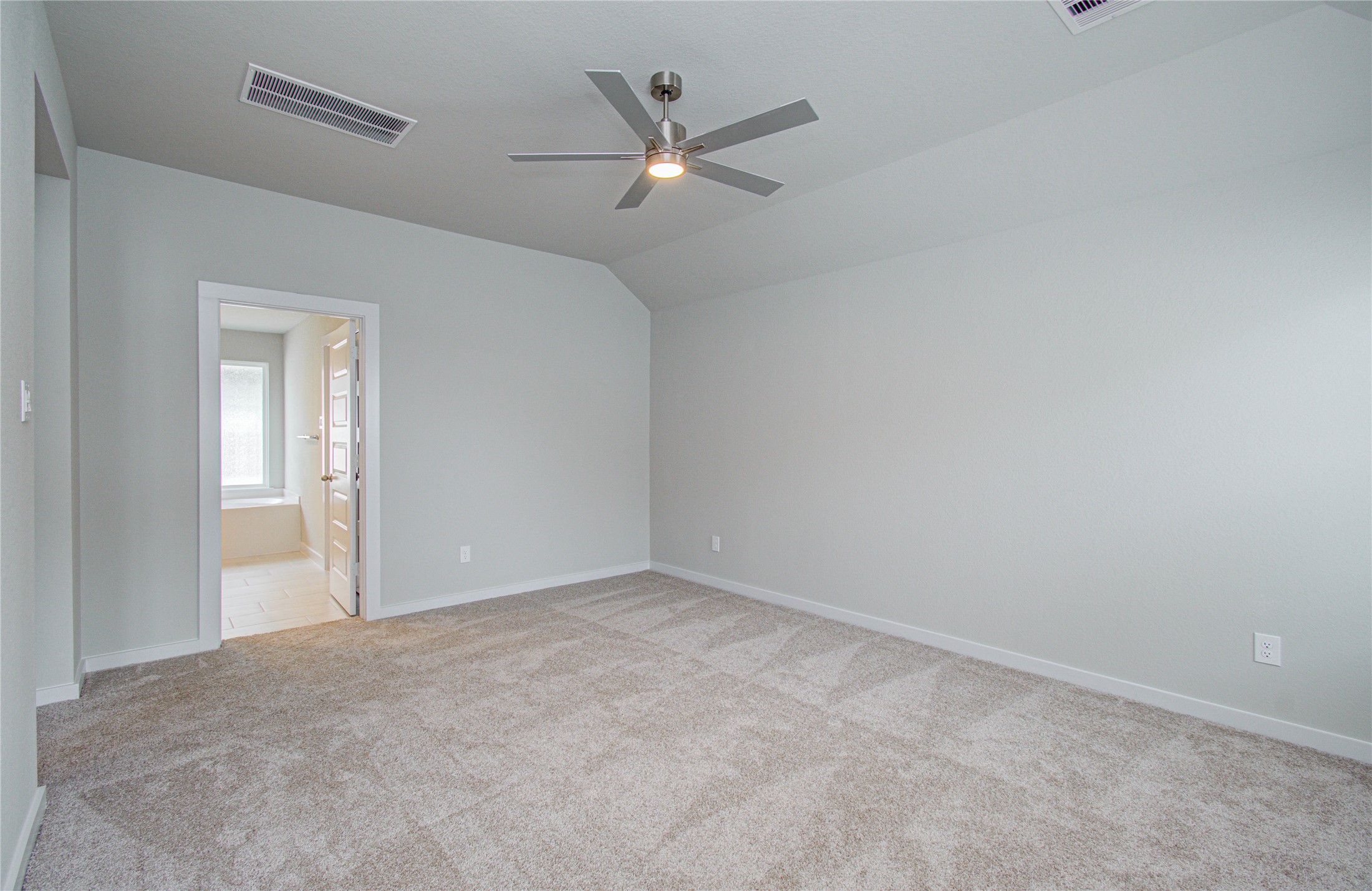 15723 Telge Ridge Lane Cypress, TX 77429 - Photo 16 of 31 an empty room with closet and ceiling fan