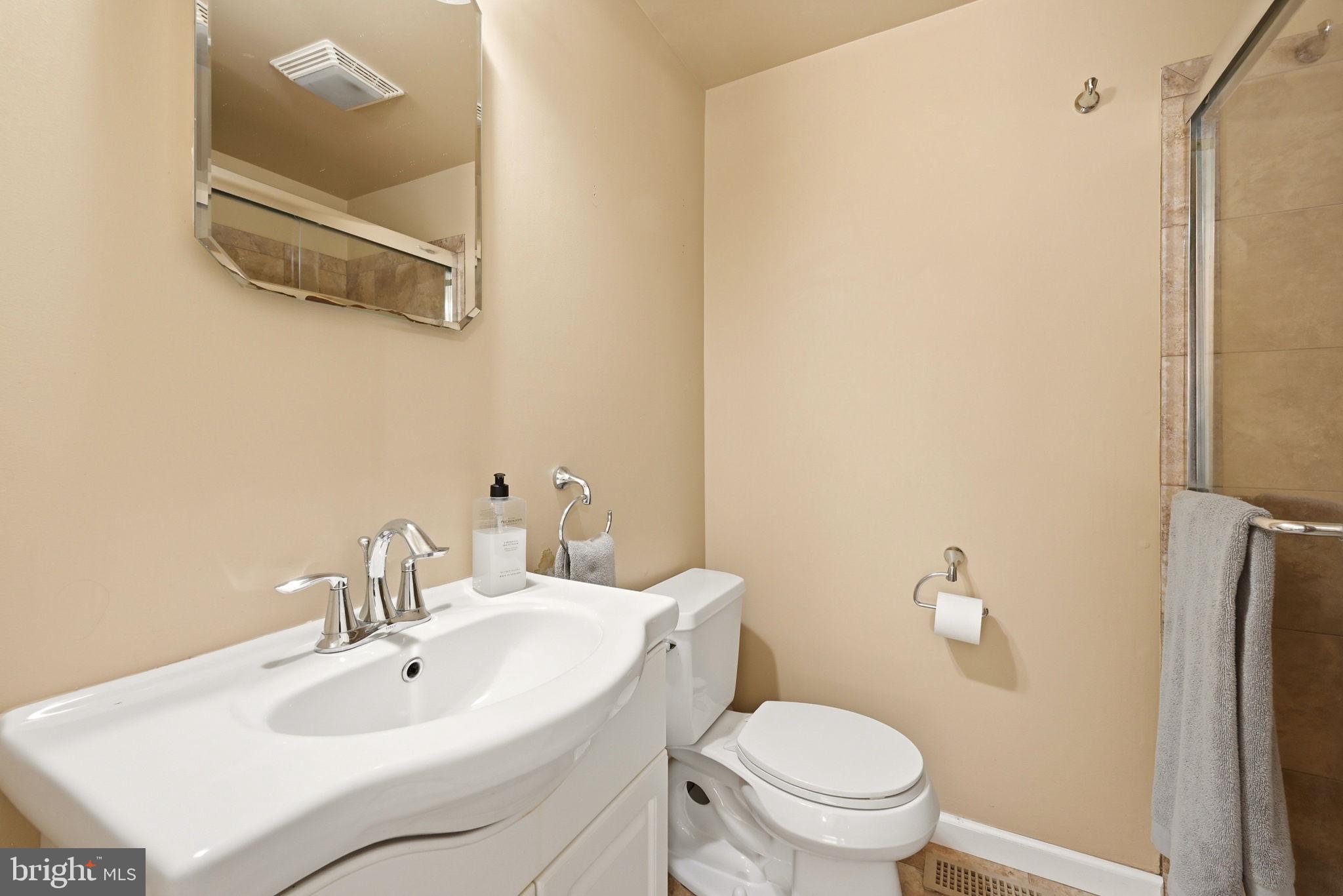 157 Atsion Road Medford, NJ 08055 - Photo 23 of 29 Bedroom # 2 Full bathroom