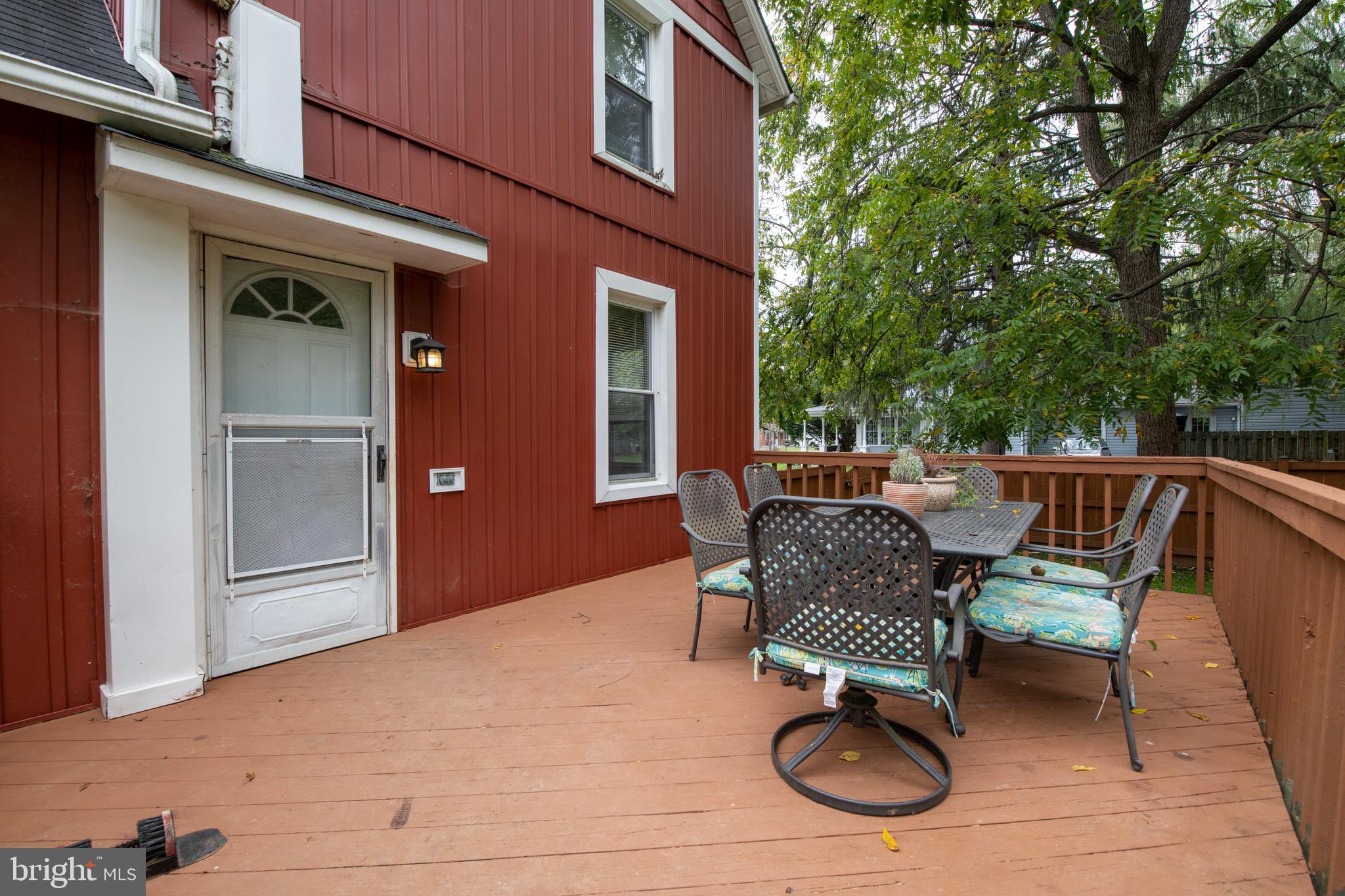 514 Warren Road Cockeysville, MD 21030 - Photo 26 of 55 Nice Deck off Kitchen