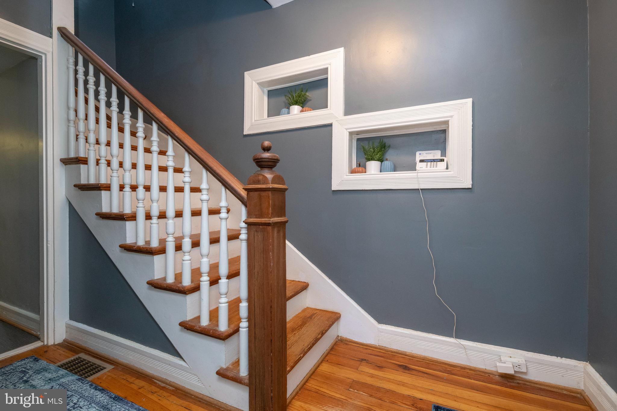 514 Warren Road Cockeysville, MD 21030 - Photo 7 of 55 Foyer