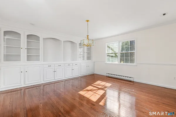 $699,000 | 8 Woodlawn Drive, Bethel, CT 06801