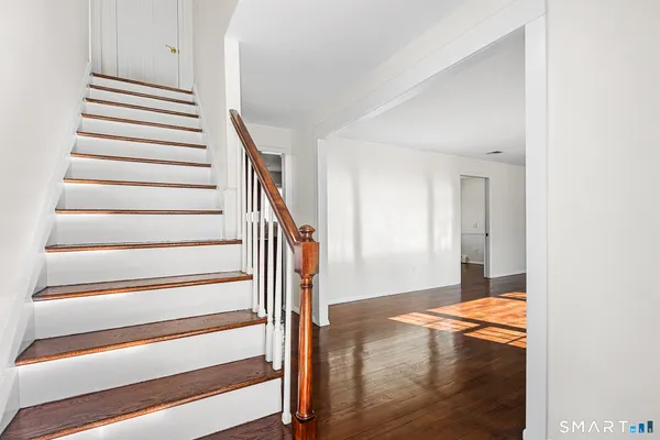 $699,000 | 8 Woodlawn Drive, Bethel, CT 06801