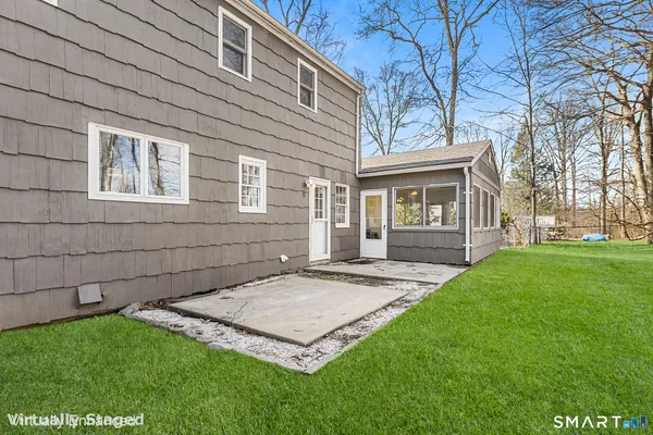 $699,000 | 8 Woodlawn Drive, Bethel, CT 06801