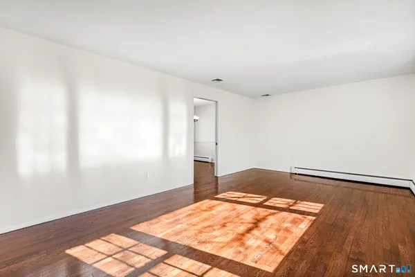 $699,000 | 8 Woodlawn Drive, Bethel, CT 06801