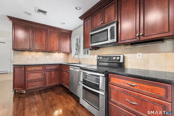 $699,000 | 8 Woodlawn Drive, Bethel, CT 06801