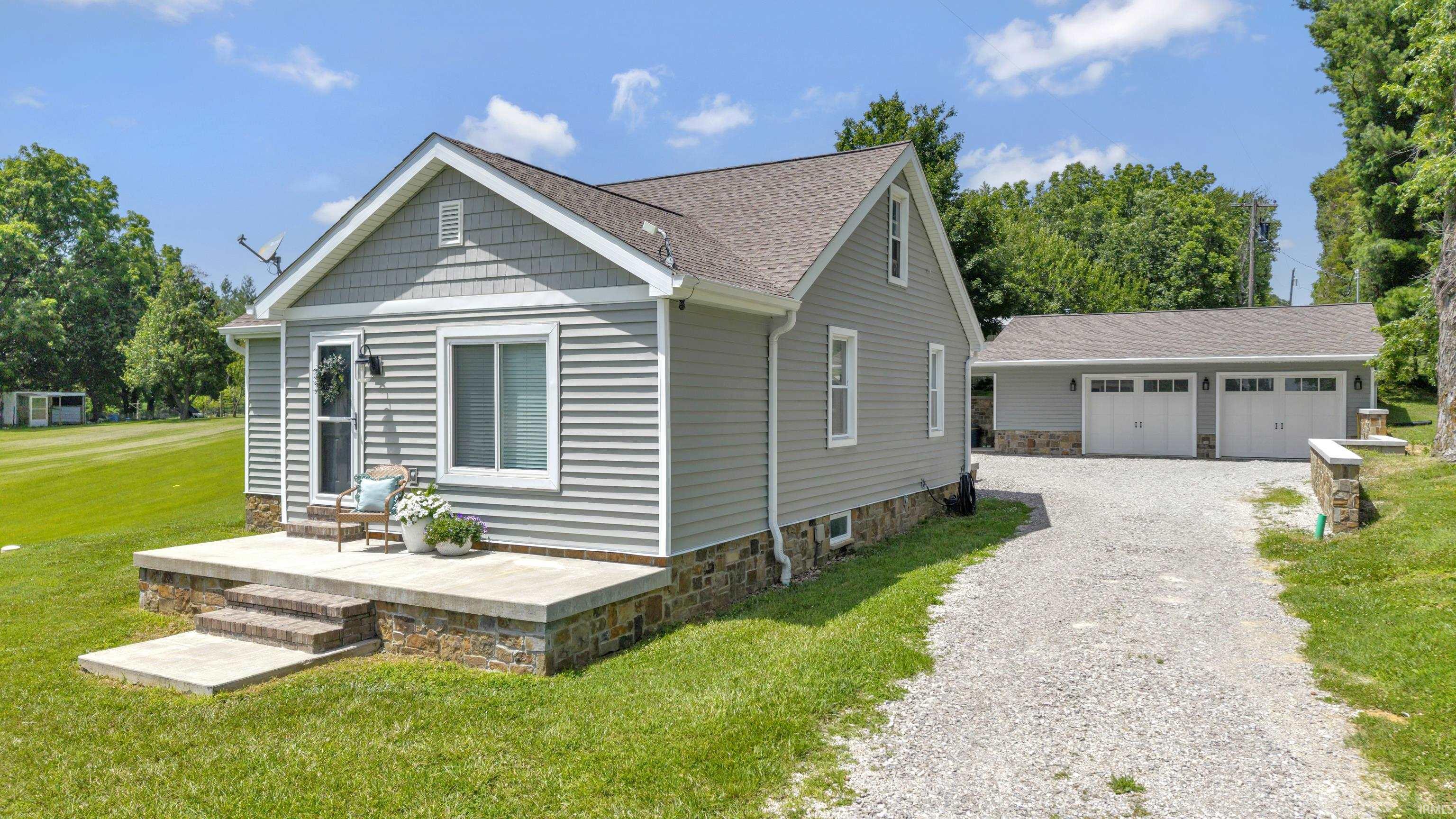 8733 New Harmony Road Evansville, IN 47720 - Photo 2 of 41