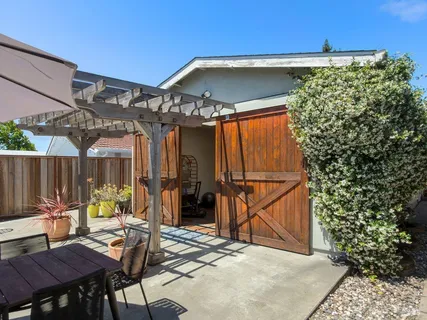 $879,000 | 1 Alta Drive, Petaluma, CA 94954