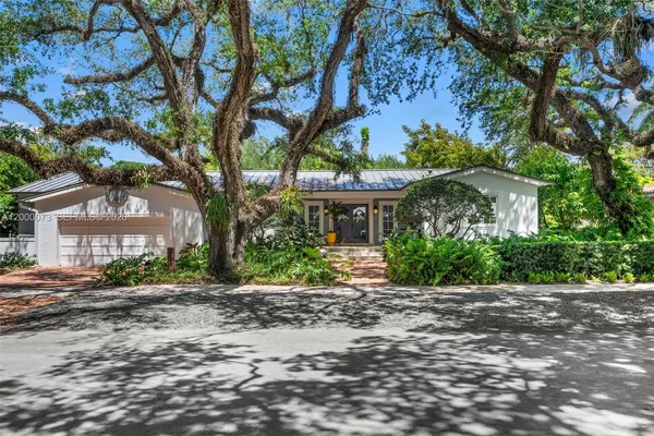 $2,900,000 | 731 Calatrava Avenue, Coral Gables, FL 33143