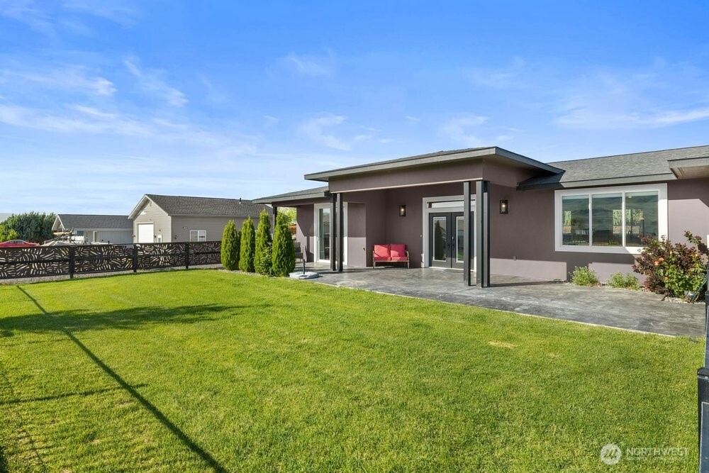 419 Edgewater Way South Mattawa, WA 99349 - Photo 5 of 40