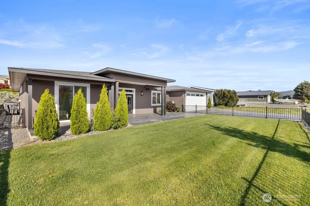 419 Edgewater Way South Mattawa, WA 99349 - Photo 6 of 40