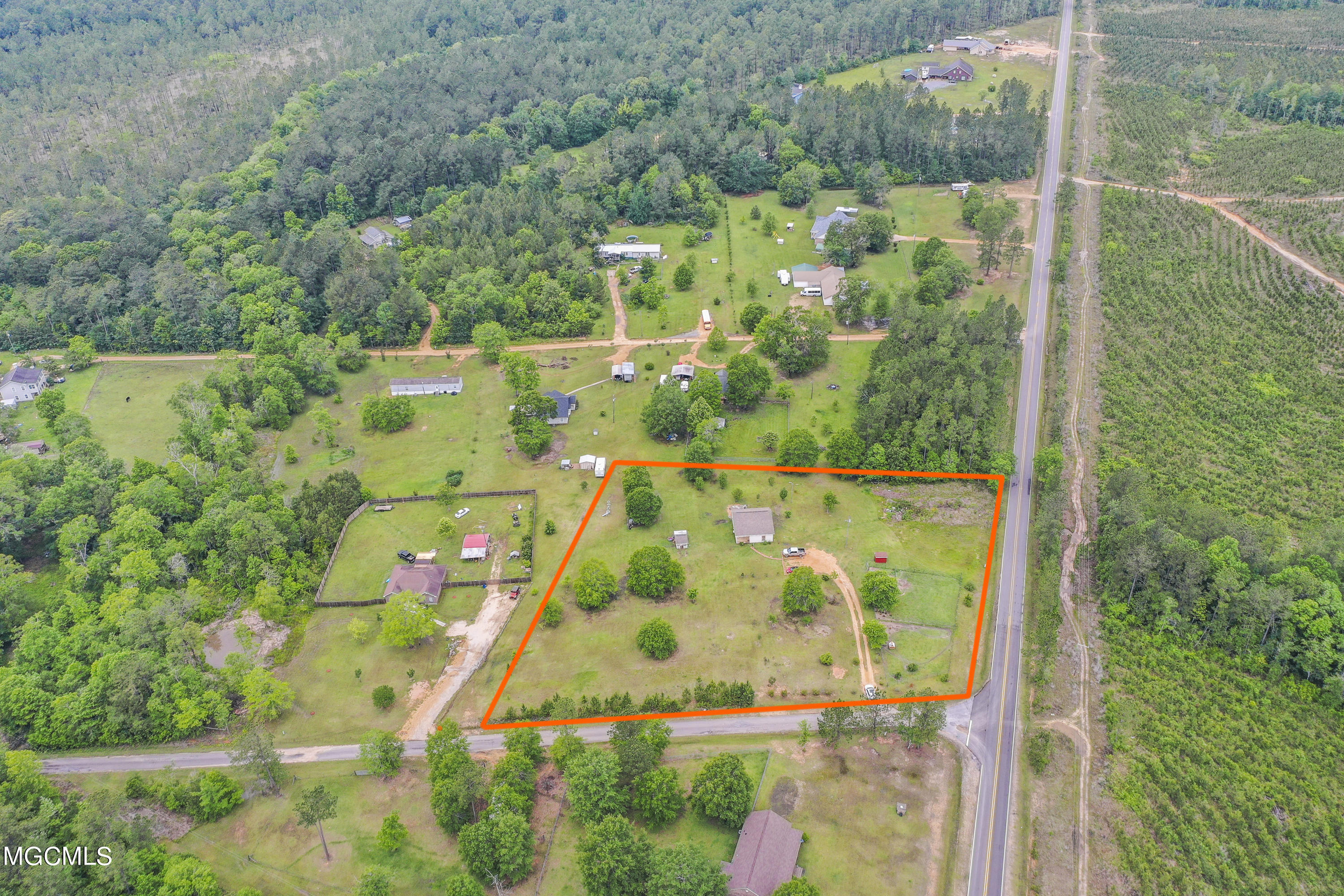 4 Jub Hickman Road Perkinston, MS 39573 - Photo 3 of 25 003