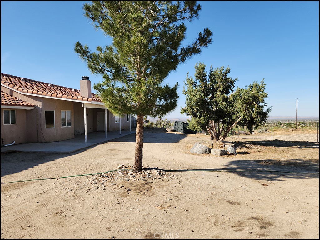 10685 Crystal Aire Road Pinon Hills, CA 92372 - Photo 40 of 47