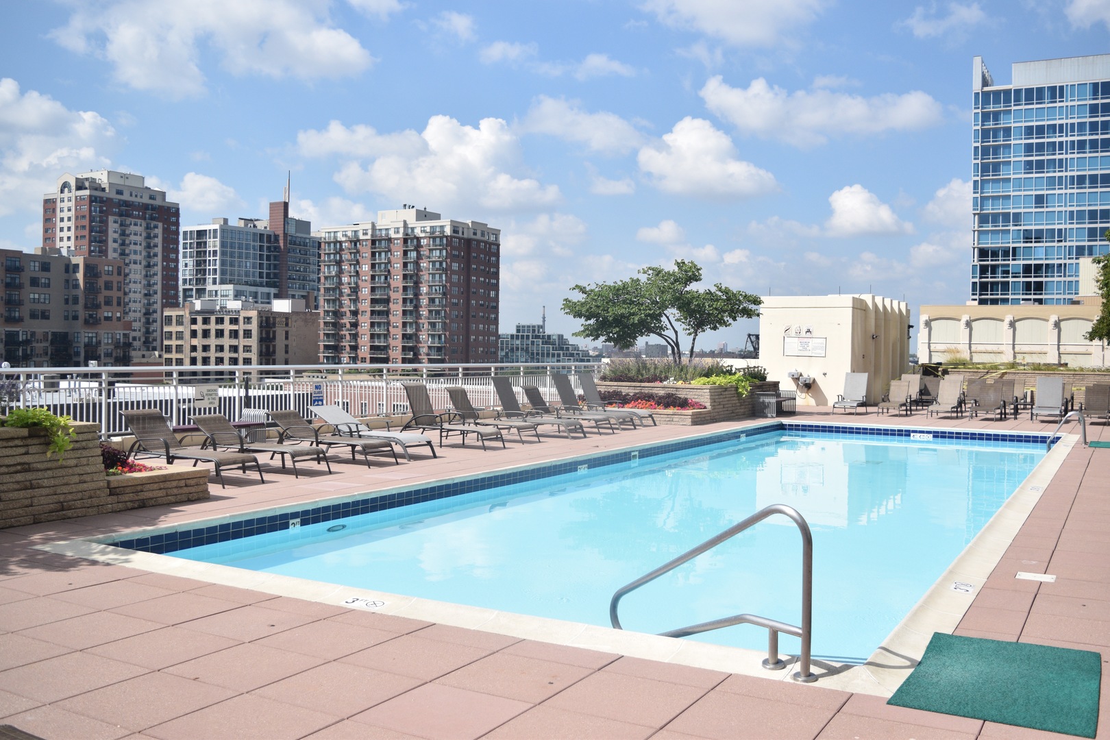 1400 South Michigan Avenue, Unit 2108 Chicago, IL 60605 - Photo 13 of 14 a view of a city with tall buildings