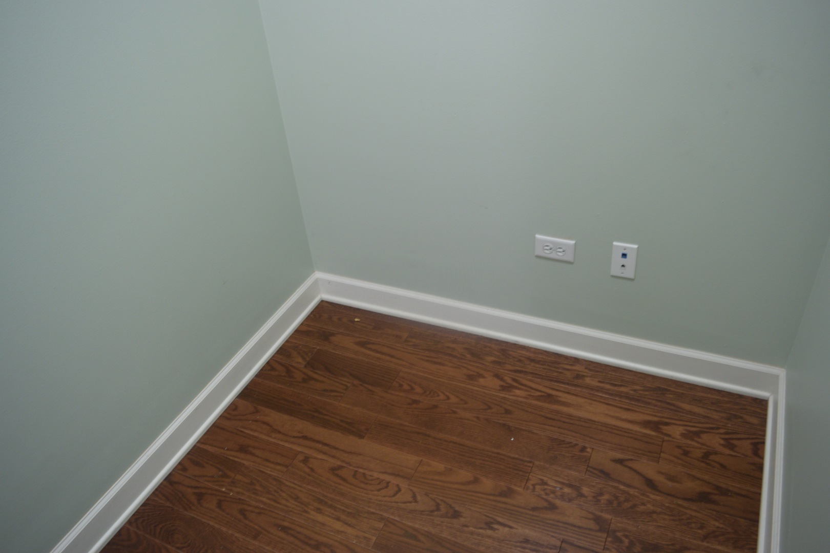 1400 South Michigan Avenue, Unit 2108 Chicago, IL 60605 - Photo 9 of 14 an empty room with wooden floor