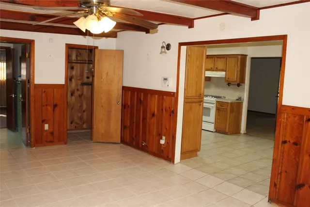 a view of a storage & utility room