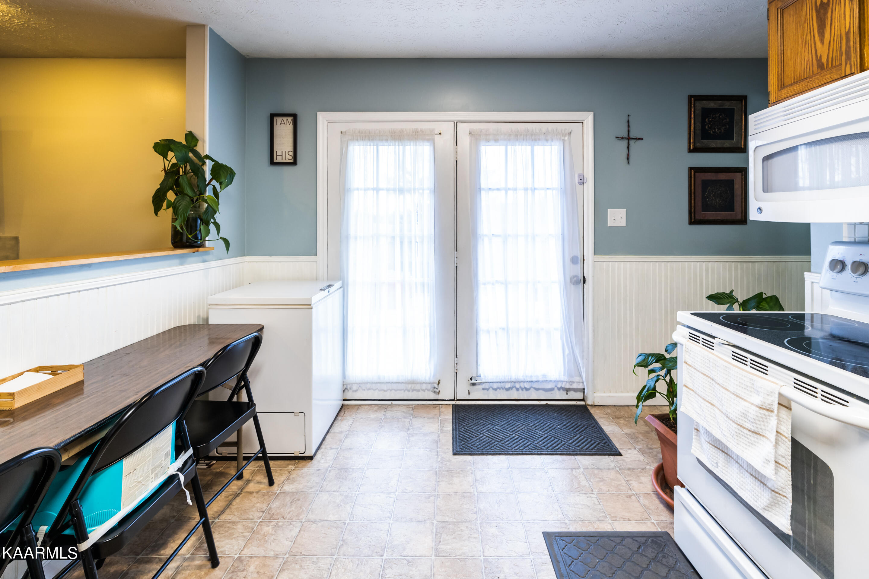 916 Chris Road Strawberry Plains, TN 37871 - Photo 7 of 31 1U6A9531-Edit