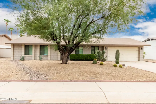 $3,095 | 4833 East Kathleen Road, Scottsdale, AZ 85254