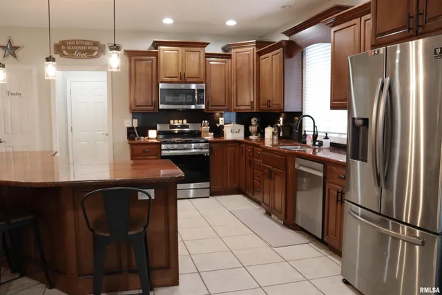 $649,900 | 2 Hunters Way, Washington, IL 61571