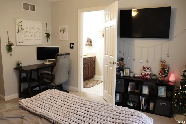 $649,900 | 2 Hunters Way, Washington, IL 61571