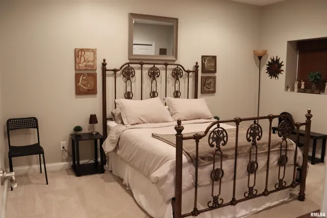 $649,900 | 2 Hunters Way, Washington, IL 61571