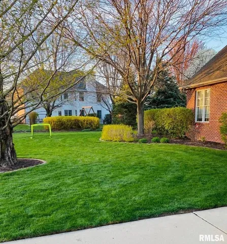 $649,900 | 2 Hunters Way, Washington, IL 61571